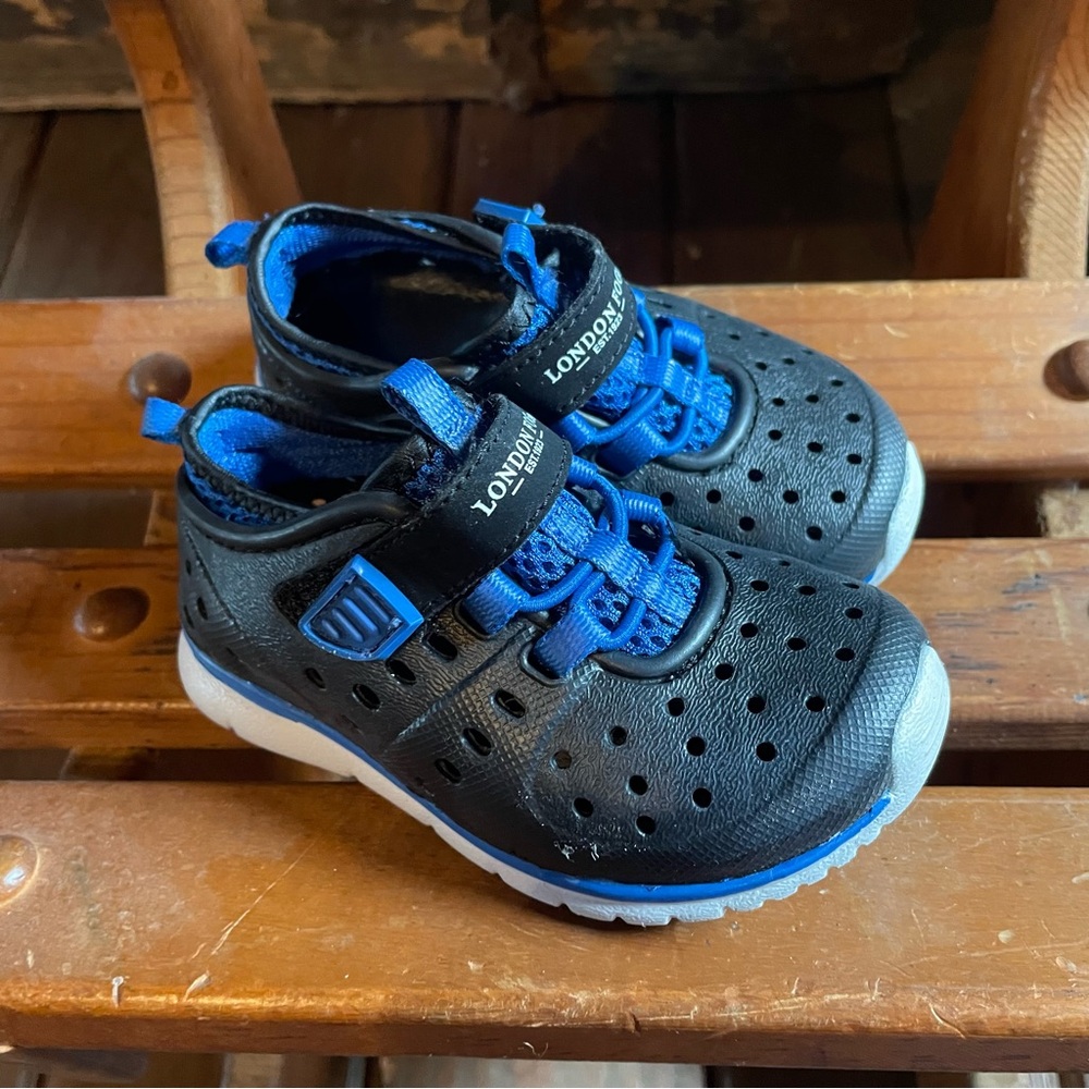 London Fog Toddler‎ Black and Blue Shoes